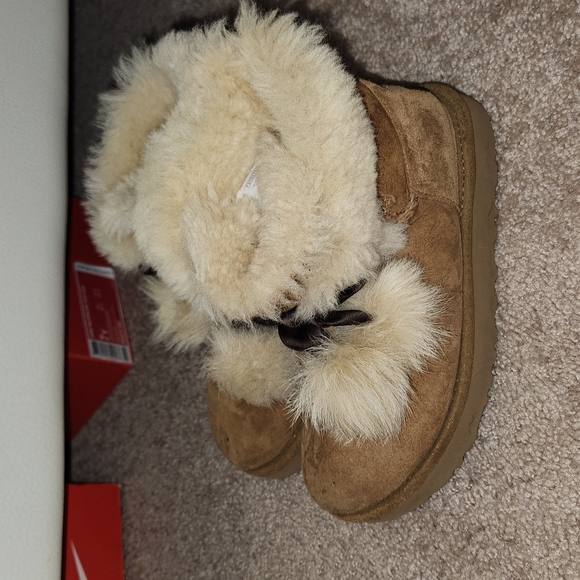 Ugg Boots Sz 5 - Picture 4 of 9